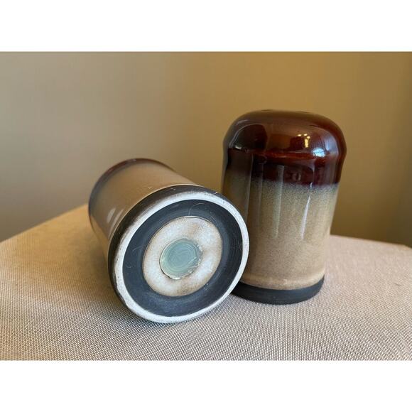 Vintage Sango Nova Brown Salt Pepper Shaker Set Beige Brown Earthware Round S&P - Picture 2 of 4
